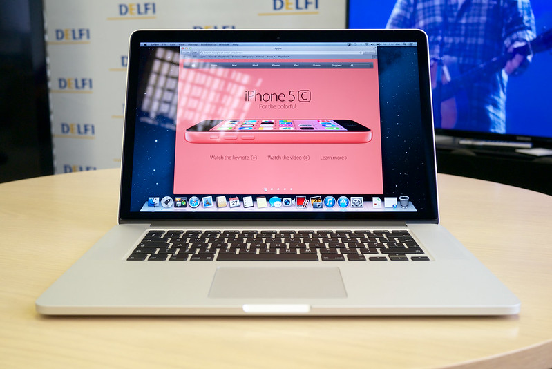 Image of a 15" Macbook Pro Retina laptop from late 2013.